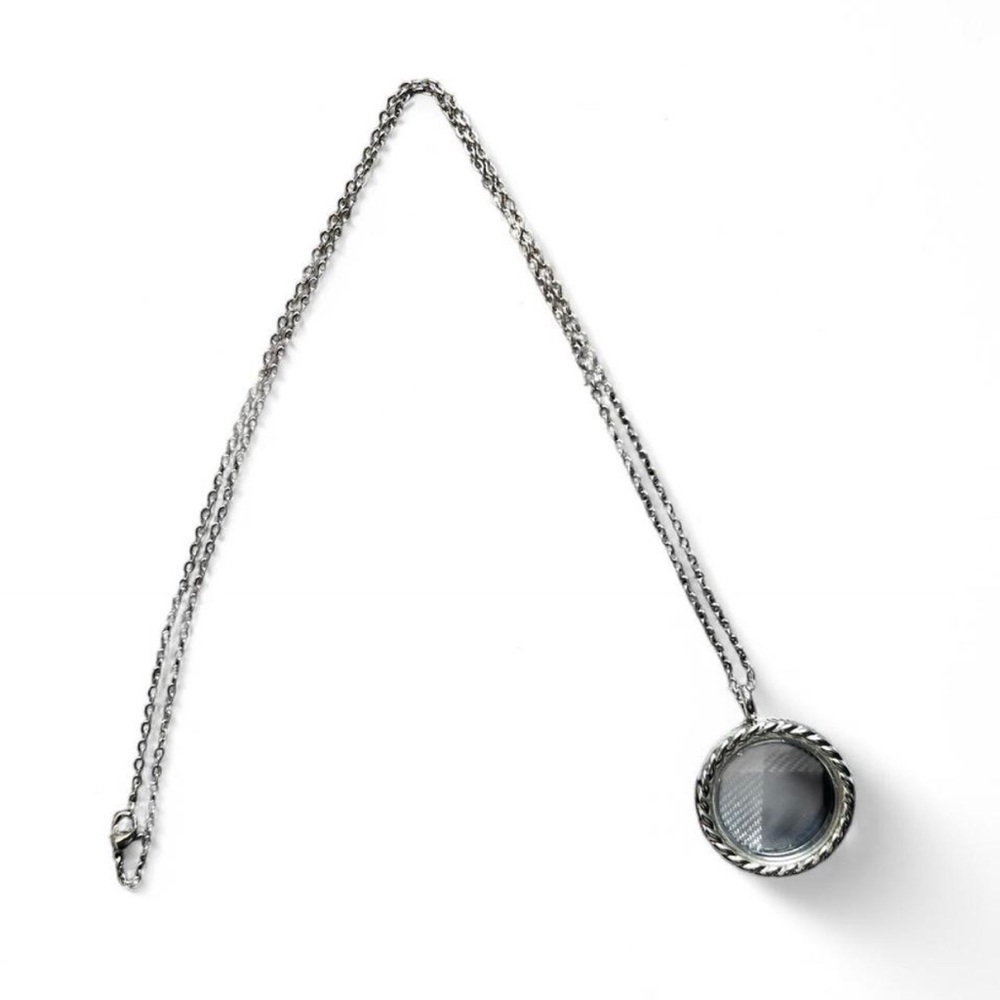 Silver Victorian Locket‎ Pendant Necklace Transparent Glass Photo Frame
